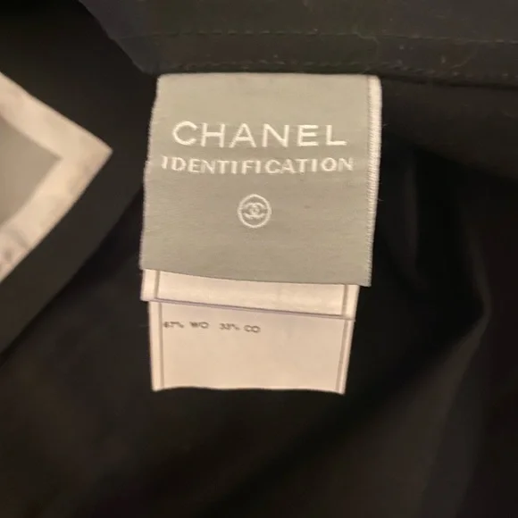 CHANEL Black Jacket 🖤2003🤍 Authenticated